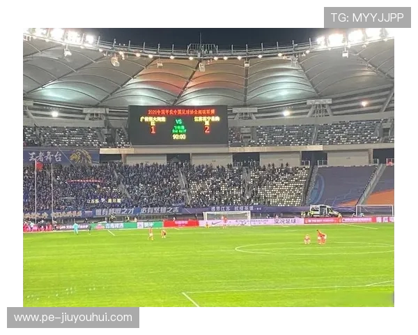 从昔日足球防守不够凶狠看当代比赛风格演变趋势的深层原因与影响 从昔日足球防守不够凶狠看当代比赛风格演变趋势的深层原因与影响